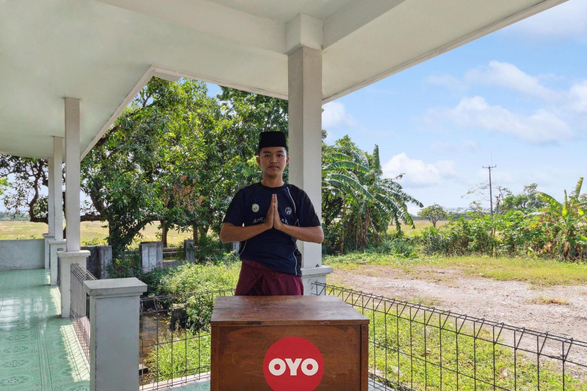 Spot On 92832 Al Mahira Syariah Hotell Majalengka Eksteriør bilde